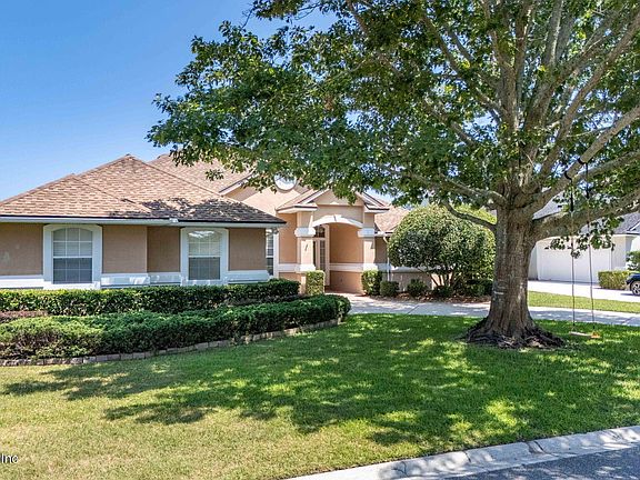 3rd image of 1093 BLUE HERON Lane W