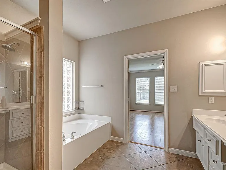 4602 Butler Springs Ln — Photo 23