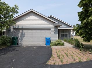 1010 Pleasantview Ct, Isanti, MN 55040
