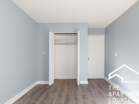 2nd image of 3835 N Pine Grove Ave #1