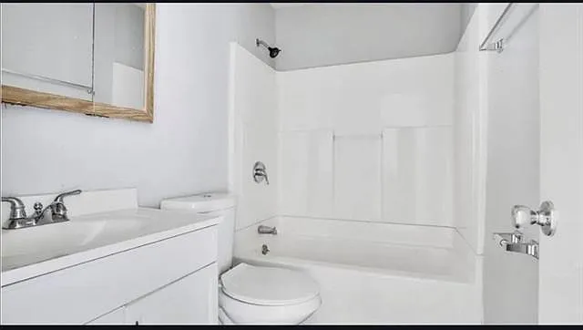 10000 Hayne Blvd #201 — Photo 5
