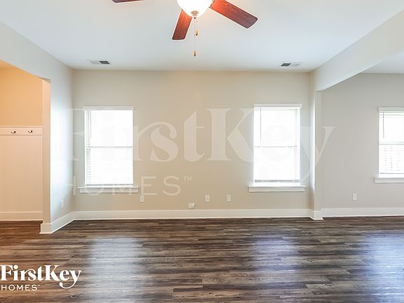 4th image of 1380 Woodridge Pl