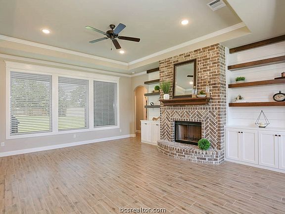 3rd image of 4903 Crooked Branch Dr