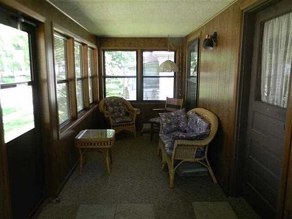 2nd image of 633 S Maryland Ave