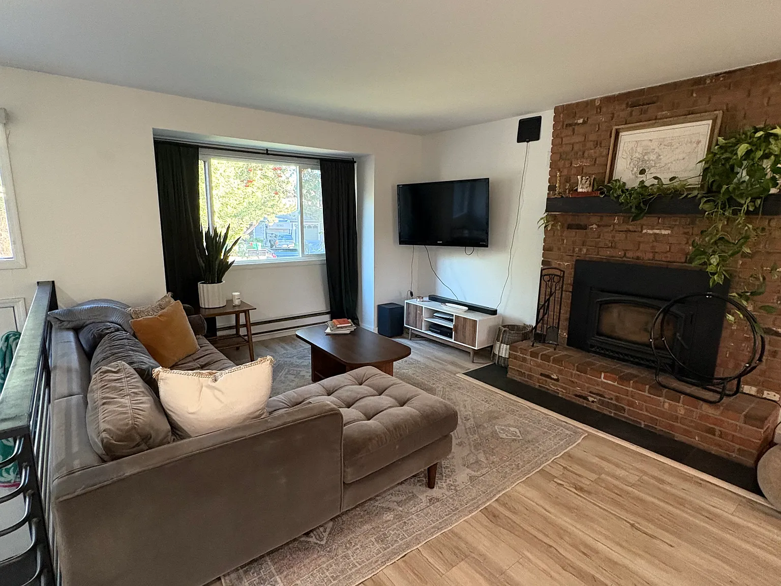 2 bed, 1.5 bath, 1240 sqft, $2,600 — Photo 3