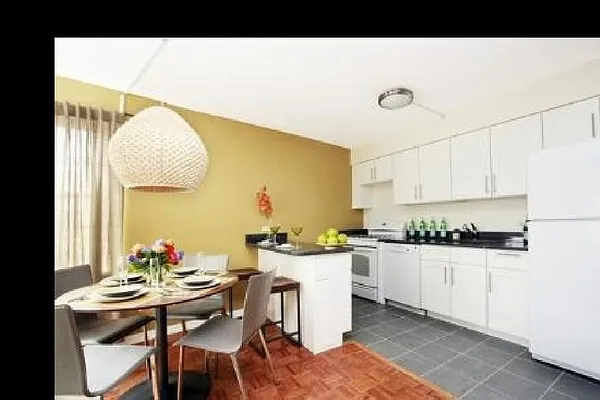 Rented by Corcoran | media 21