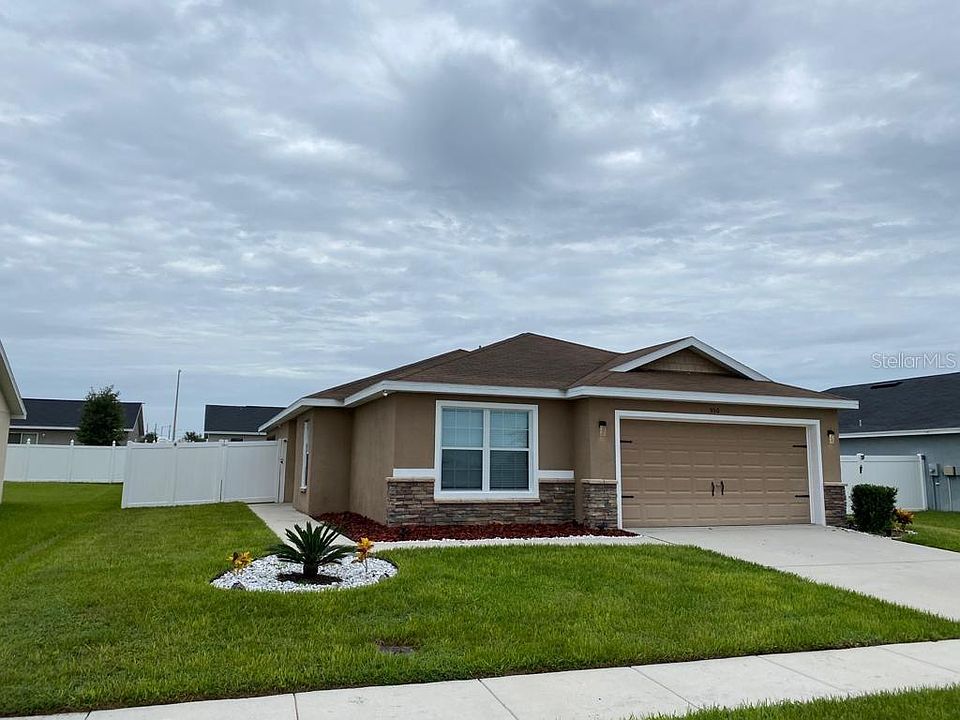 1st image of 550 Greenshank Dr