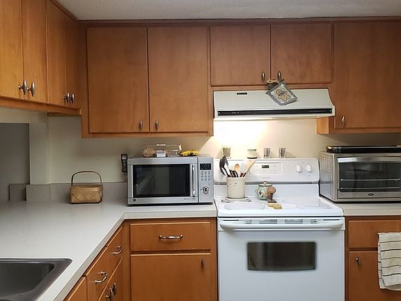 3rd image of 1307 Baytree Dr