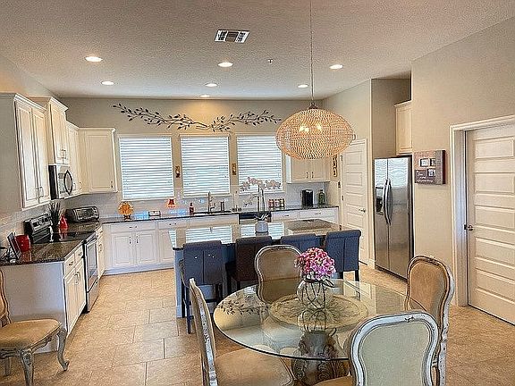4th image of 2505 Lobelia Dr