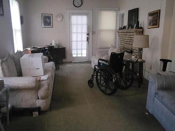 2nd image of 204 Hillcrest Dr