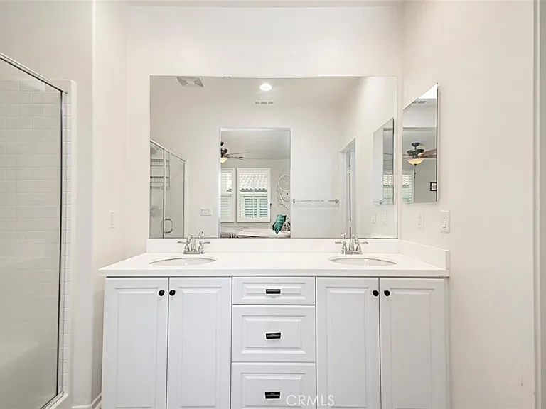 3305 E Midsummer Privado — Photo 24