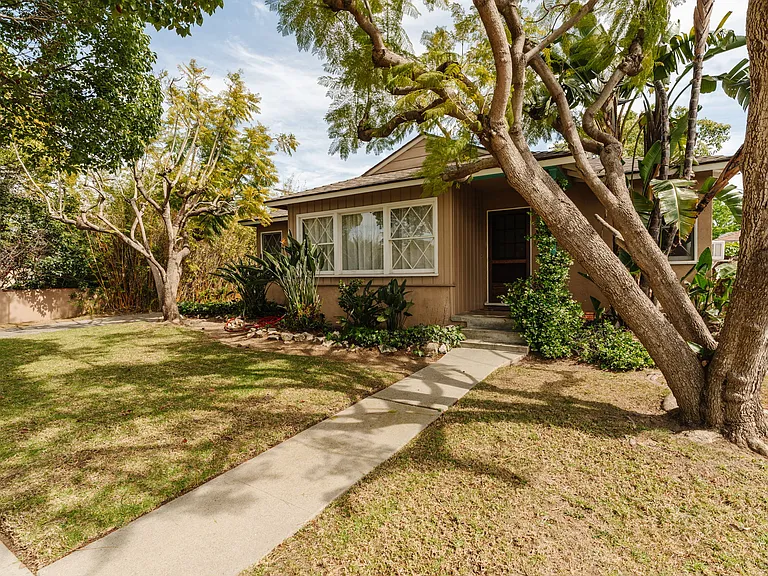 12808 Dewey St — Photo 47