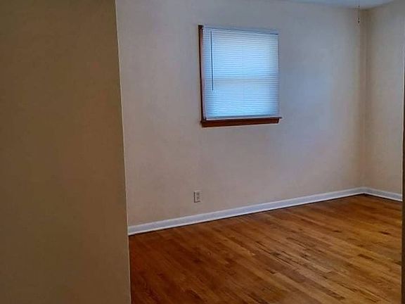 5th image of 1215-17 Burton St #1215