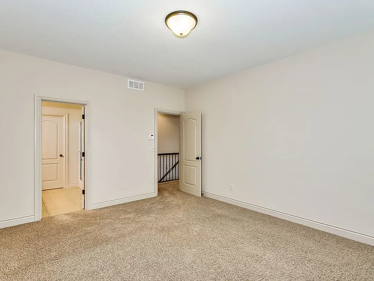 1608-1610 N Chapel Hill St — Photo 8