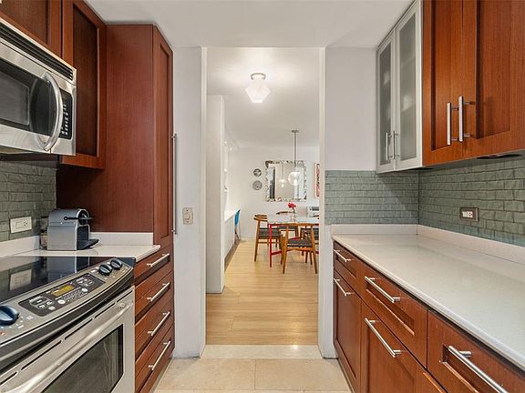 4th image of 2305 Laurel #207