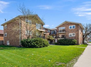4545 Prescott Ave APT 207, Lyons, IL 60534