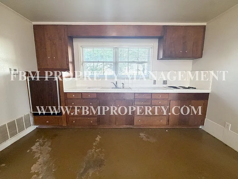2200 Country Club Rd #A — Photo 4
