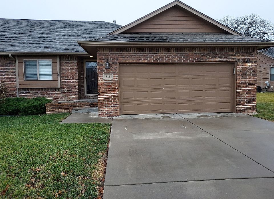 1st image of 319 E Aaron Dr #1