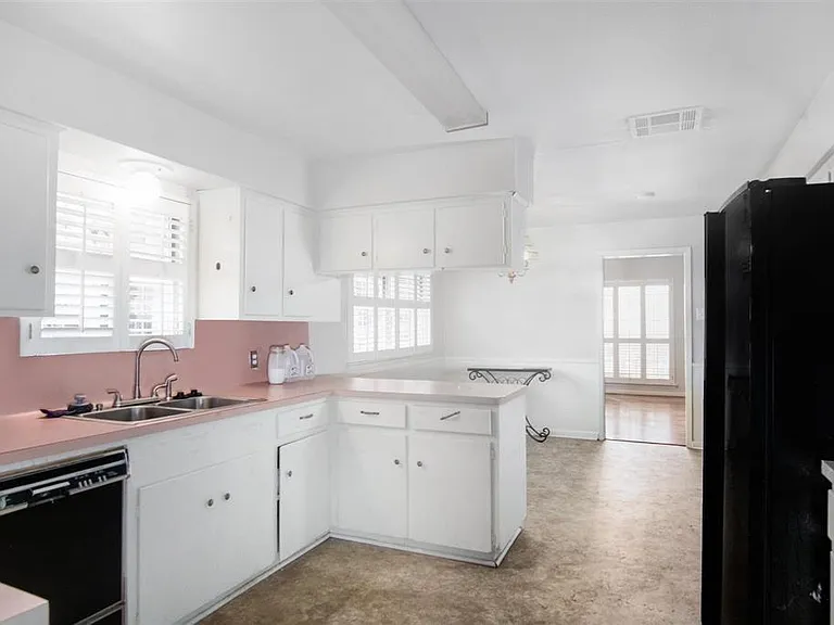 4015 Mischire Dr — Photo 14