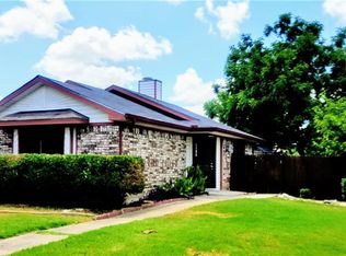 1122 Hemlock Dr, Desoto, TX 75115