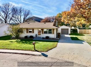 1316 Isle Rd, Grand Island, NE 68803