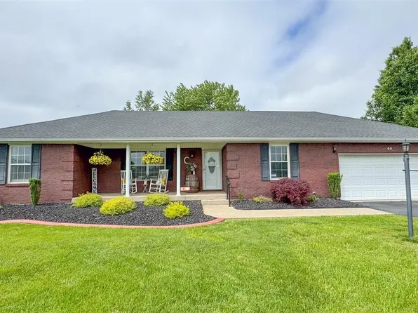 40 Fragrant Flowers Ln, Campbellsville, KY 42718