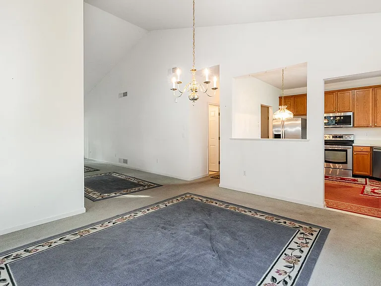 660 Springhouse Ln — Photo 8