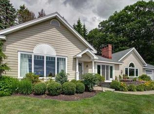 10 Island View Dr, Cumberland Foreside, ME 04110