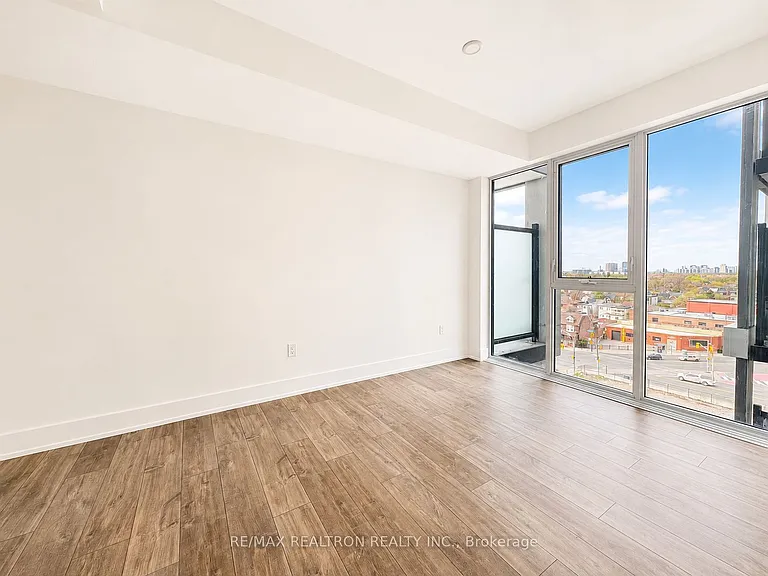 858 Dupont St #701 — Photo 3