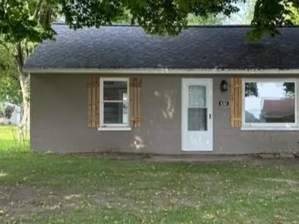 4261 S Lakeshore Dr, Mentone, IN 46539
