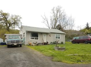 926 NE Rifle Range St, Roseburg, OR 97470