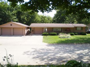 317 N Federal St, Hampton, IA 50441