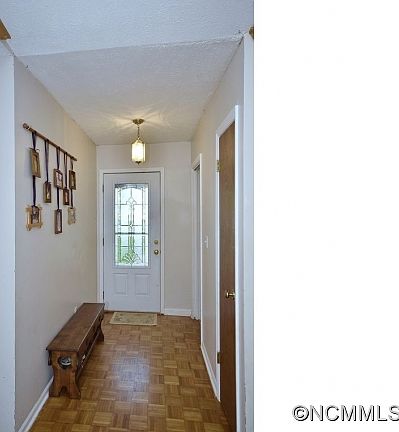 4th image of 23 Muirfield Dr