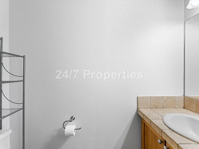 1050 SW 170th Ave #201 — Photo 11