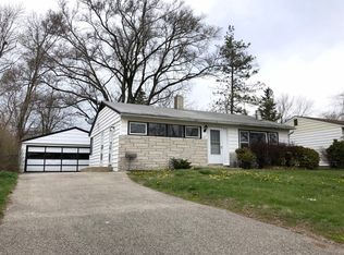 207 Ensenada Dr, Carpentersville, IL 60110