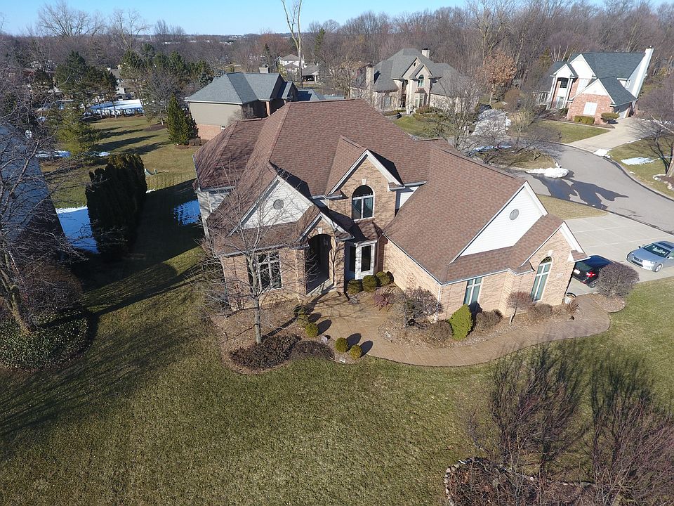 2nd image of 46522 Southview Ln #5