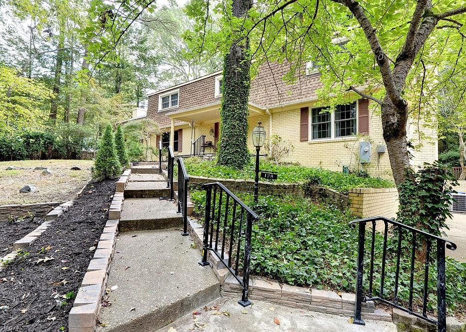 1st image of 128 Woodland Dr