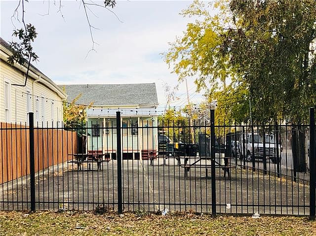 1st image of 4202 S Carrollton Ave