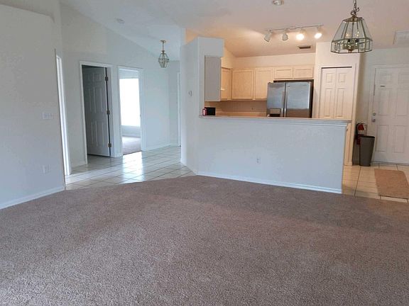 3rd image of 525 Jackson Ave #A