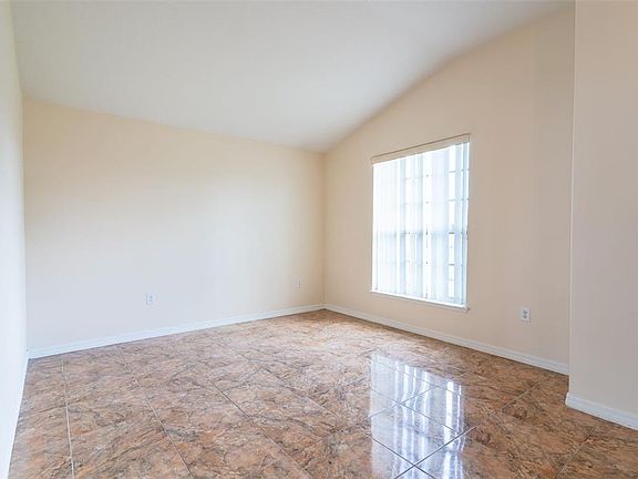 4th image of 827 Abbeville Ct
