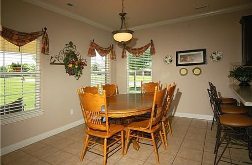 5th image of 2382 Marylane Dr