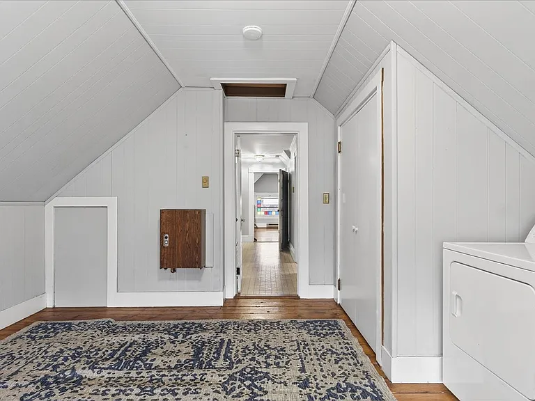 31 Franklin St #C — Photo 10