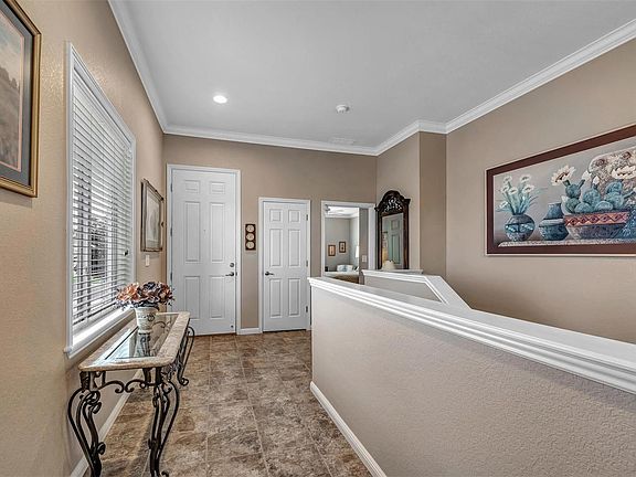 3rd image of 12682 Meadowlark Ln
