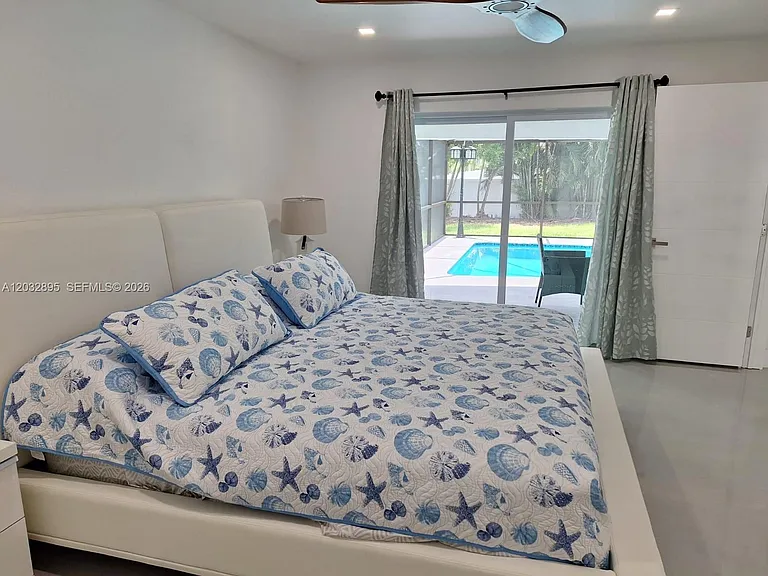 4440 SW 14th Pl — Photo 12
