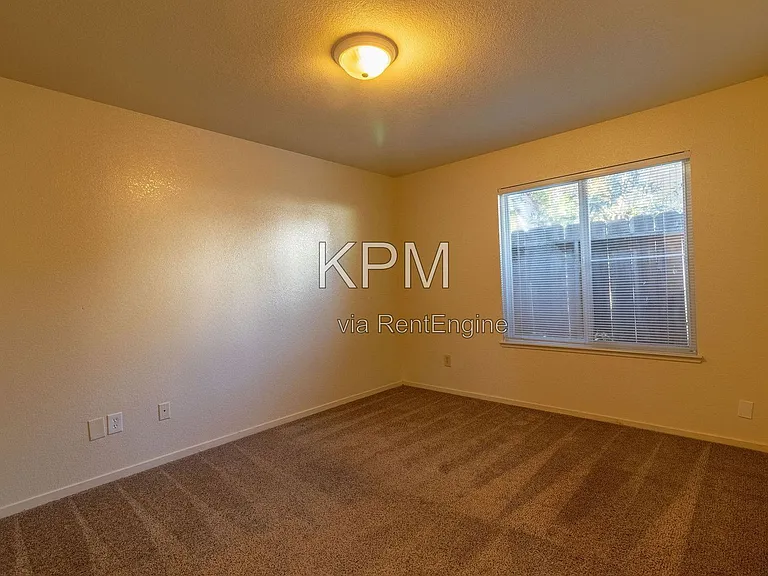 5562 Tree Swallow Ct — Photo 16