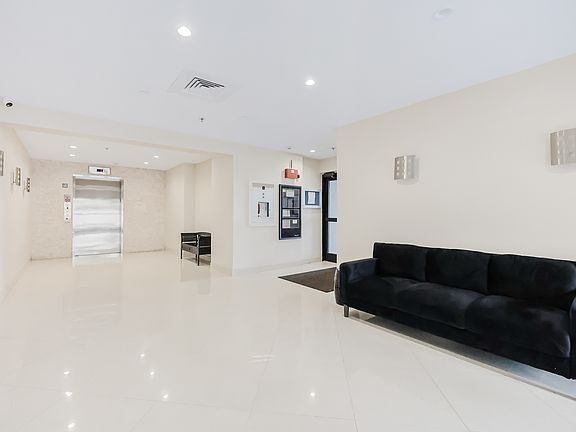 2nd image of 555 NE 30th St APT 304