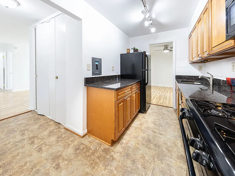 600 Roosevelt Blvd #415 — Photo 23