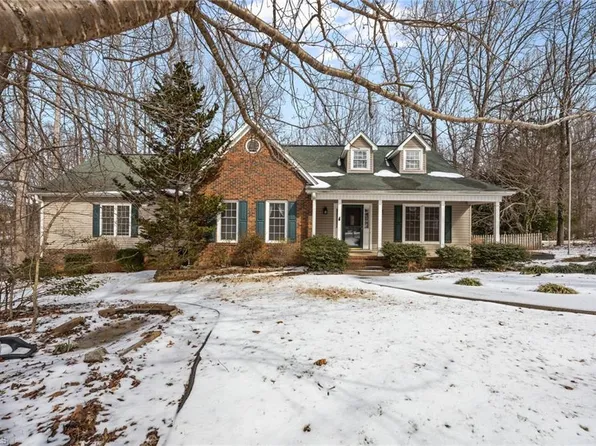 511 Canterwood Dr, Mebane, NC 27302