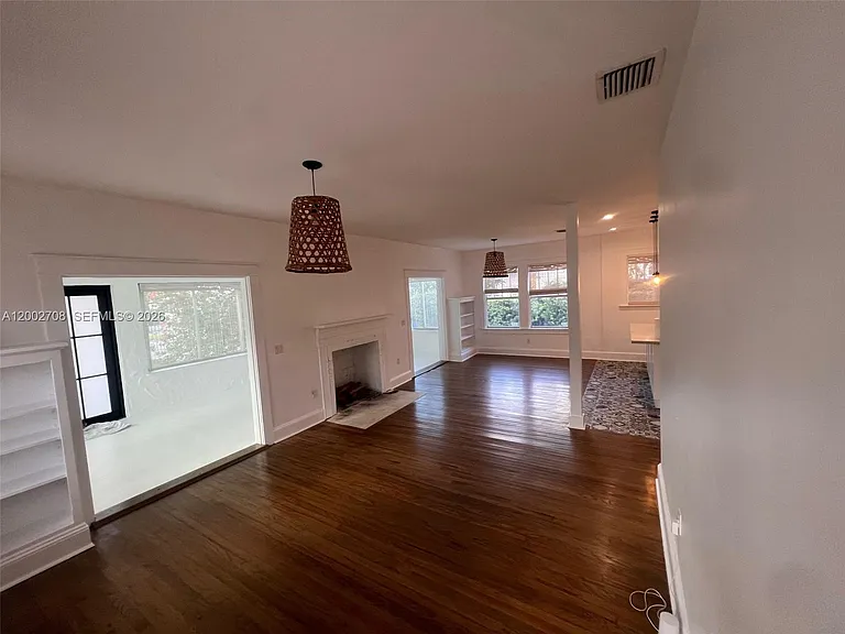 2272 SW 11th Ter — Photo 5