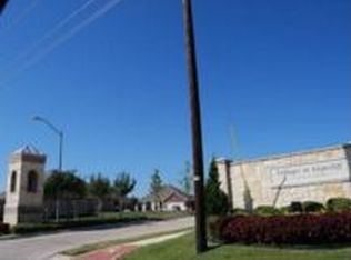 78 Lucas Ln, Edgecliff Village, TX 76134